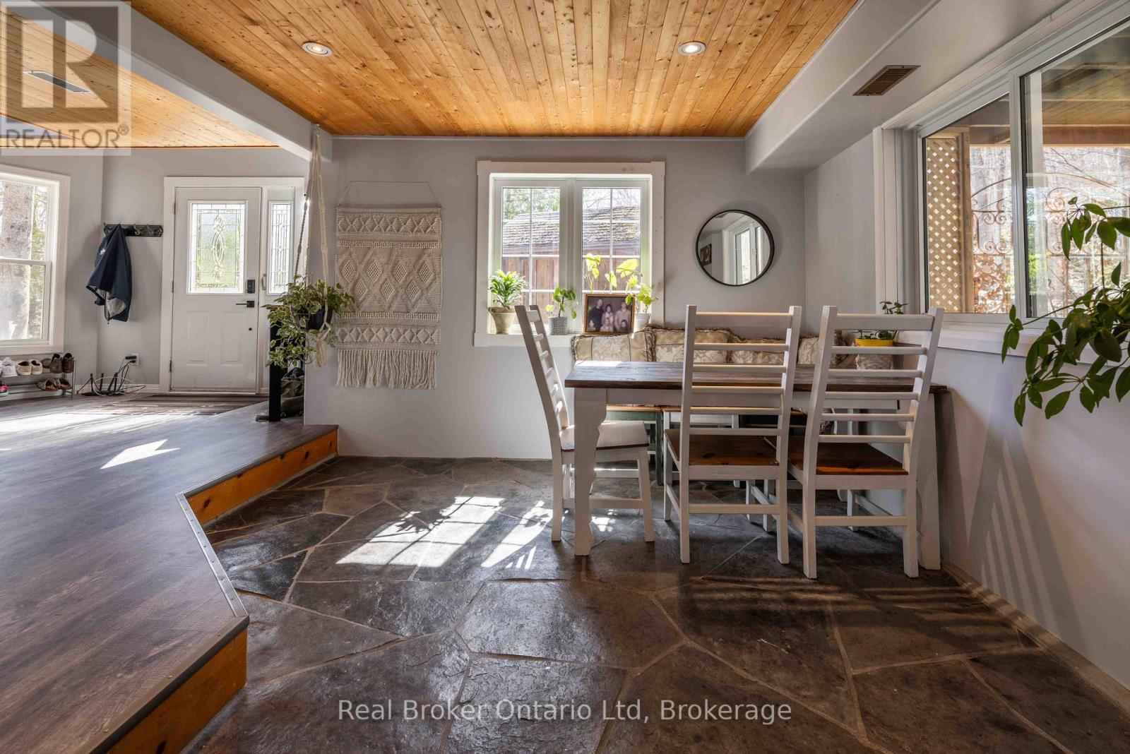 12 7th Avenue, South Bruce Peninsula, Ontario  N0H 2T0 - Photo 11 - X12660512