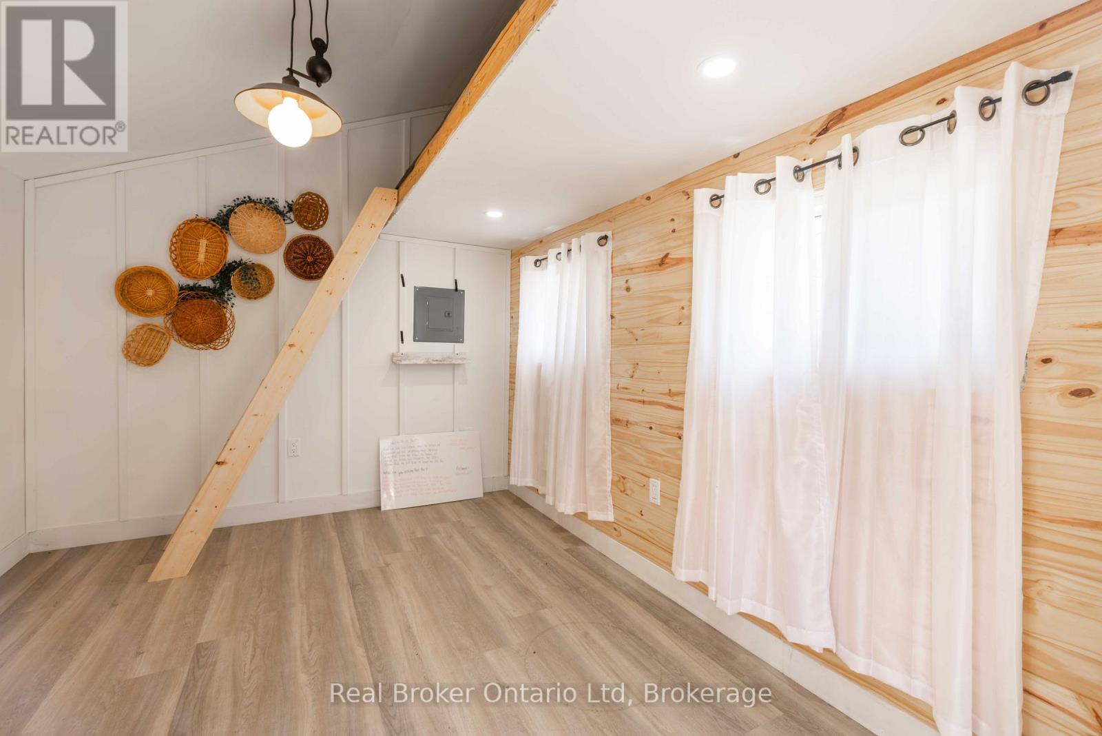 12 7th Avenue, South Bruce Peninsula, Ontario  N0H 2T0 - Photo 28 - X12660512