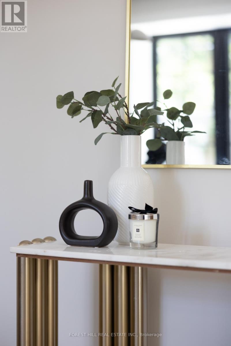 52 Roxborough Drive, Toronto, Ontario  M4W 1X1 - Photo 10 - C12660482