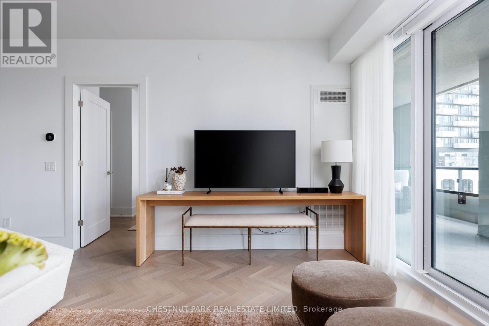 907 - 455 Wellington Street W, Toronto, Ontario  M5V 0V8 - Photo 6 - C12660488