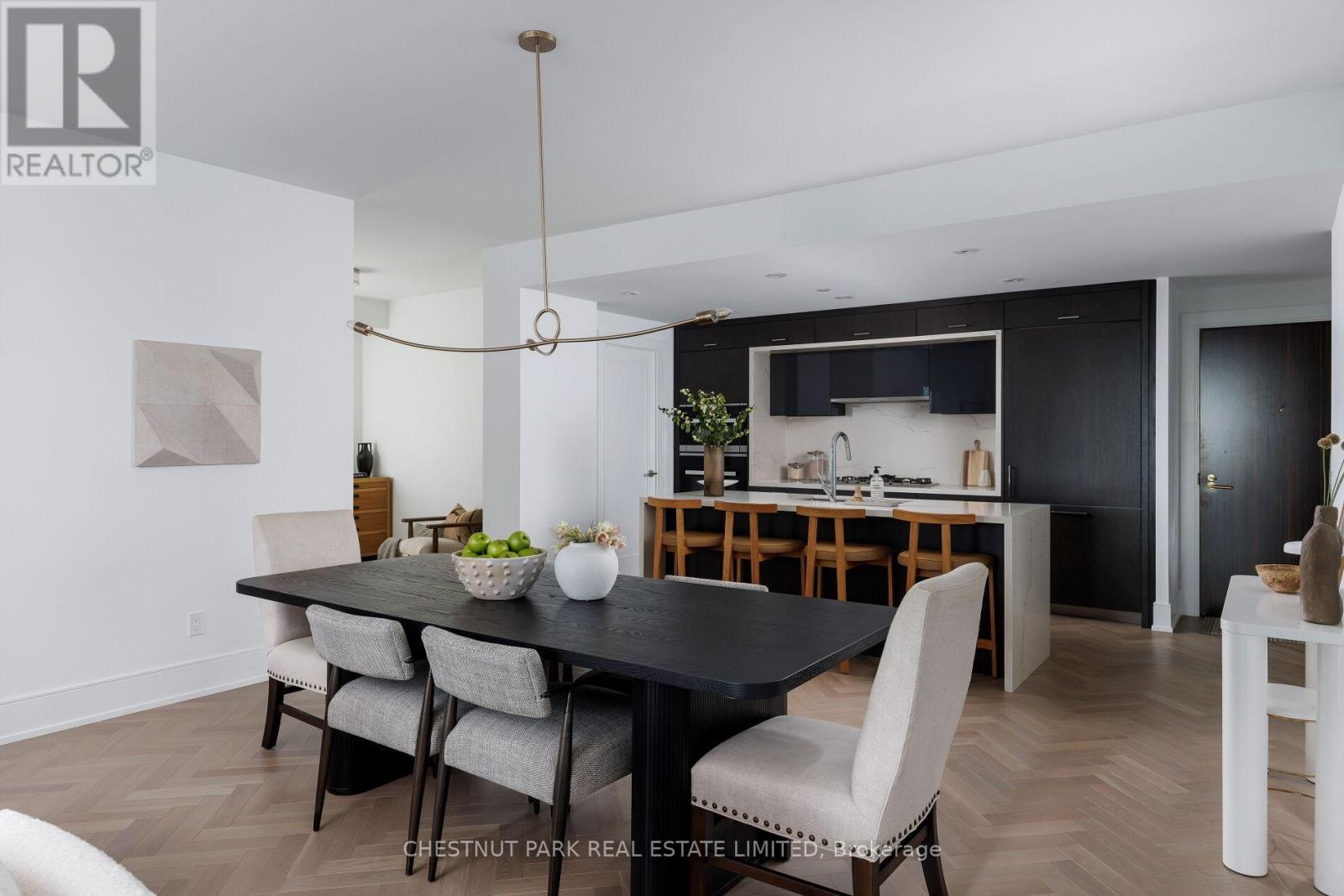 907 - 455 Wellington Street W, Toronto, Ontario  M5V 0V8 - Photo 8 - C12660488