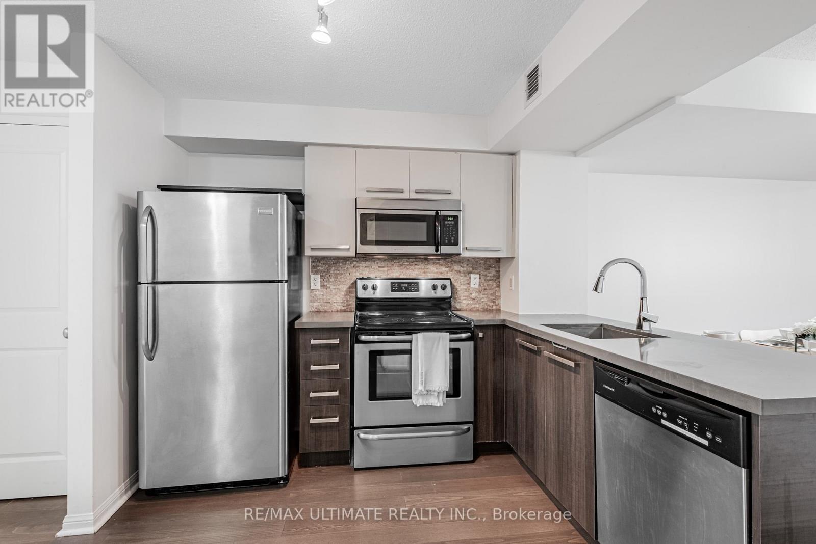 311 - 11 St Joseph Street, Toronto, Ontario  M4Y 3G4 - Photo 4 - C12660554