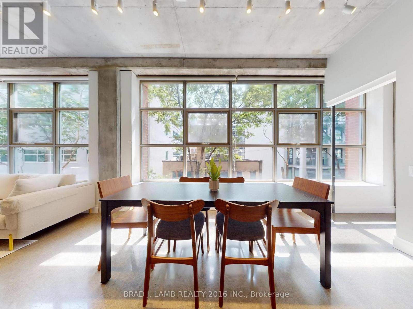 305 - 29 Camden Street, Toronto, Ontario  M5V 3N3 - Photo 4 - C12660564