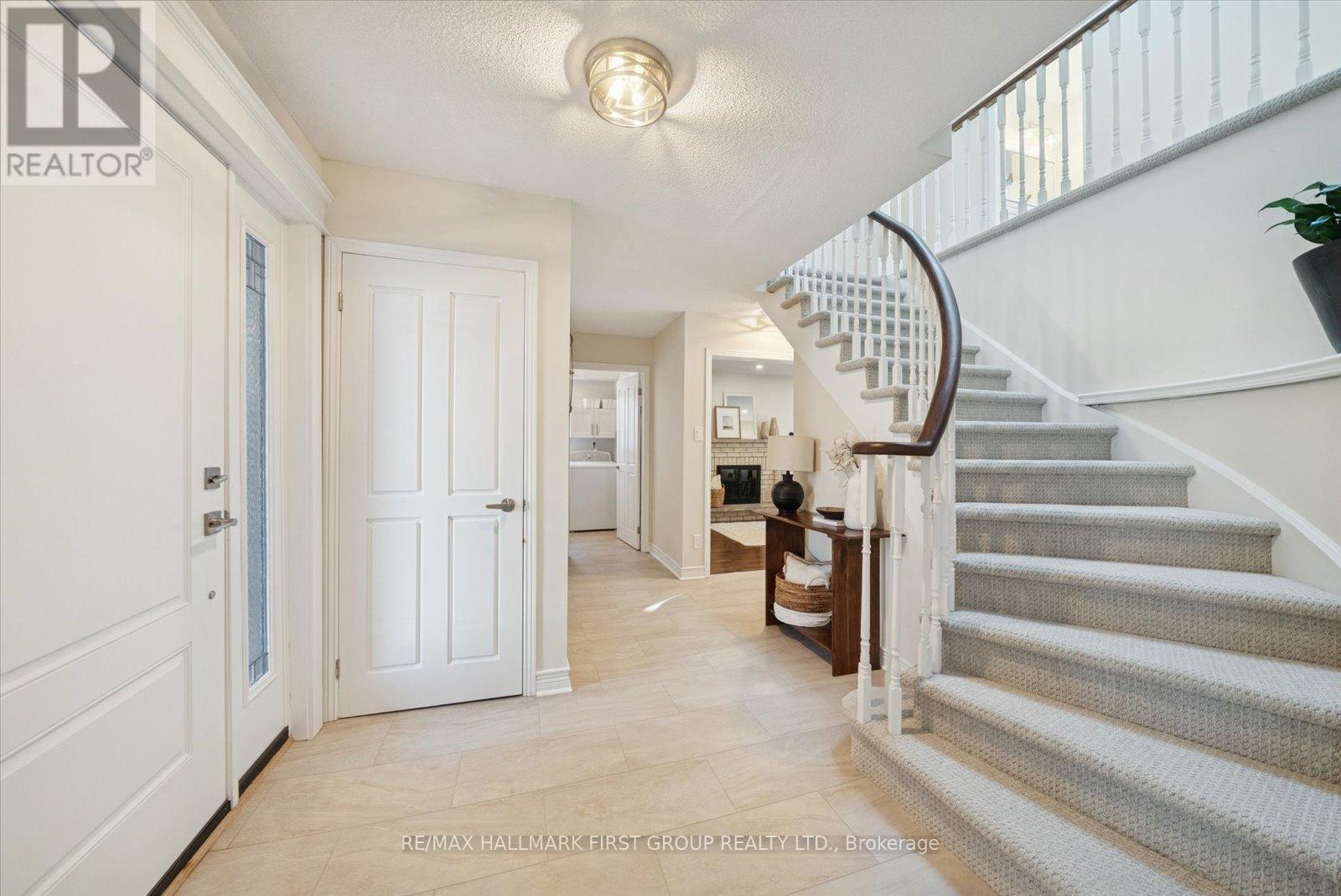 32 Forest Heights Street, Whitby, Ontario L1R 1T5 - Photo 3 - E12660528