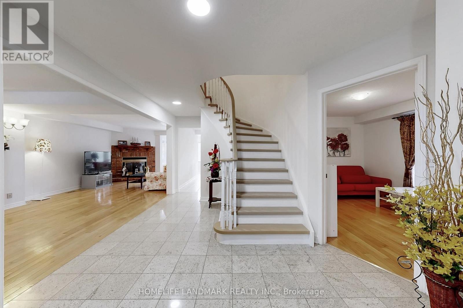 7 Lancashire Road, Markham, Ontario  L3R 8K9 - Photo 18 - N12660456