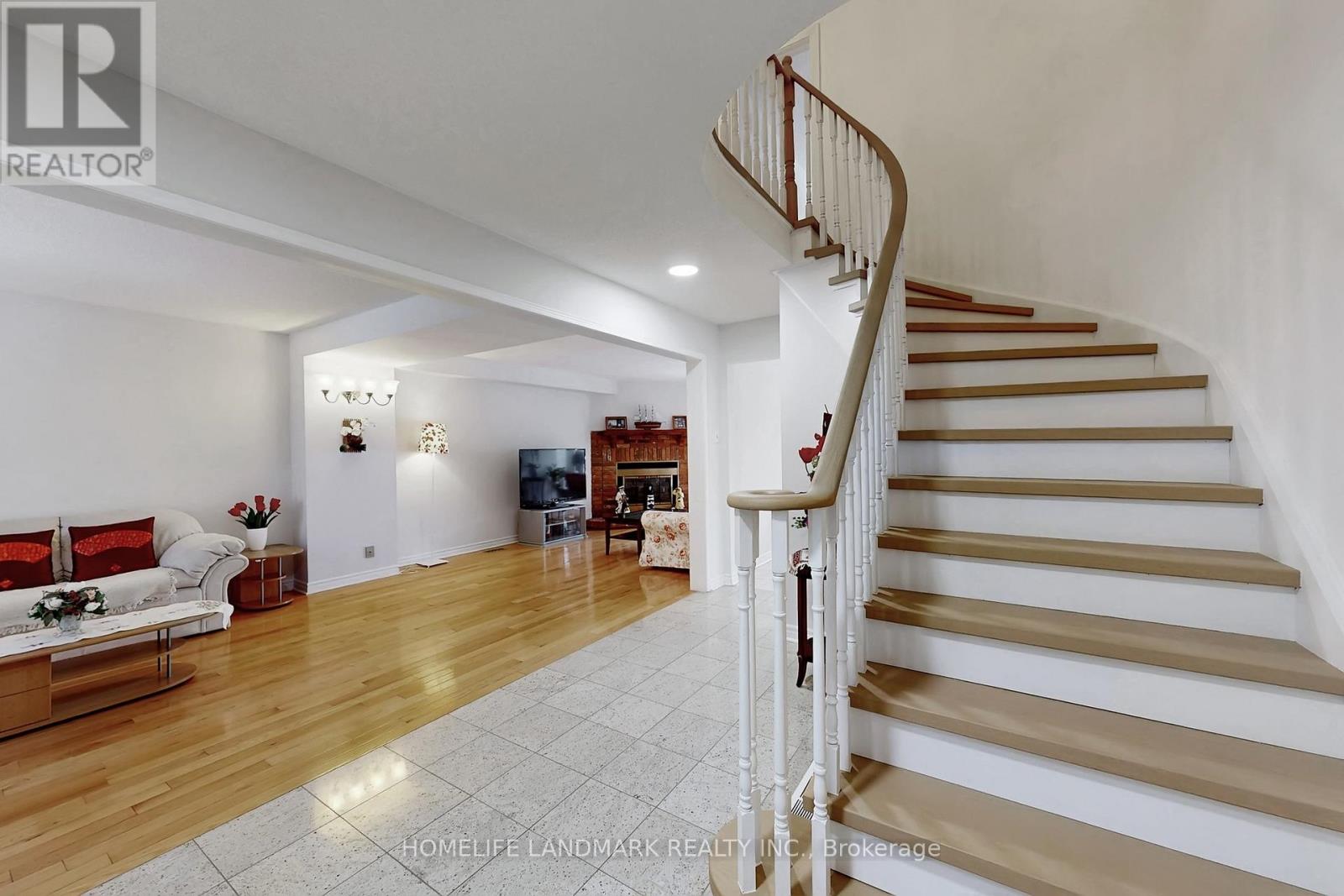 7 Lancashire Road, Markham, Ontario  L3R 8K9 - Photo 20 - N12660456