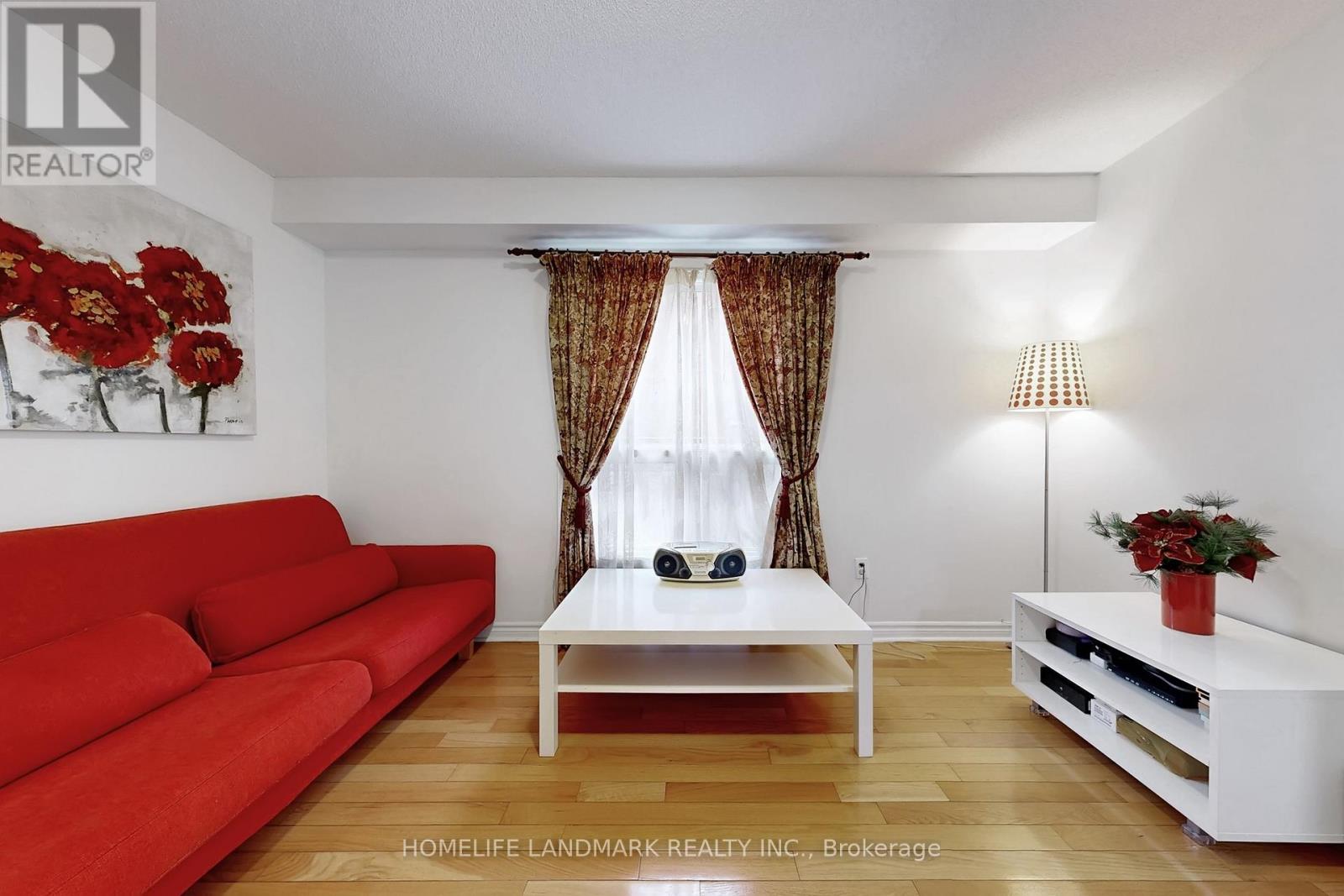 7 Lancashire Road, Markham, Ontario  L3R 8K9 - Photo 4 - N12660456