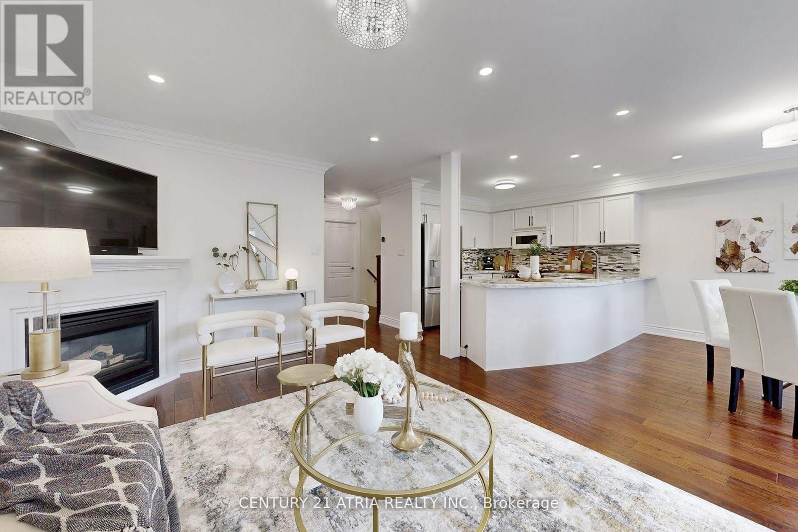 611 Heddle Crescent, Newmarket, Ontario  L3X 2J5 - Photo 4 - N12660524