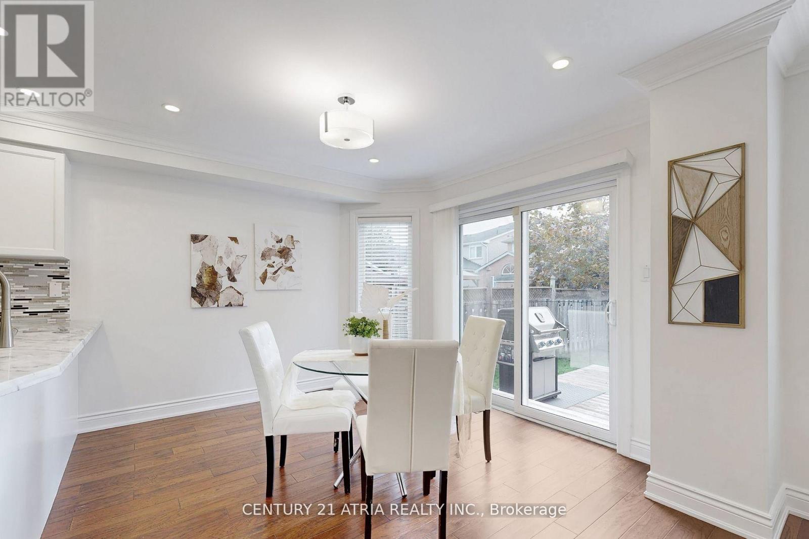 611 Heddle Crescent, Newmarket, Ontario  L3X 2J5 - Photo 9 - N12660524