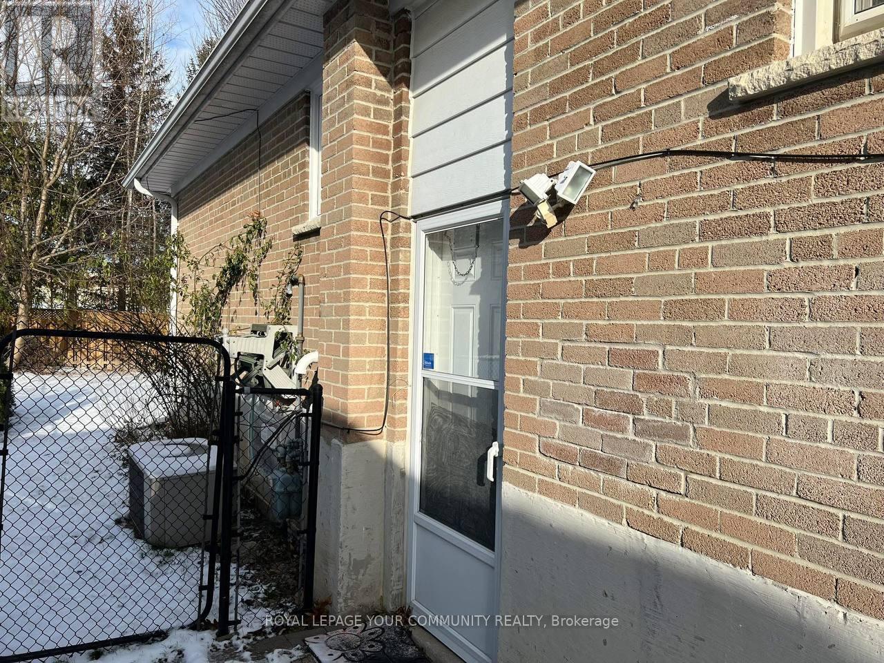 Basement - 299 Towercrest Drive, Newmarket (Central Newmarket), Ontario  L3Y 1C1 - Photo 3 - N12660538