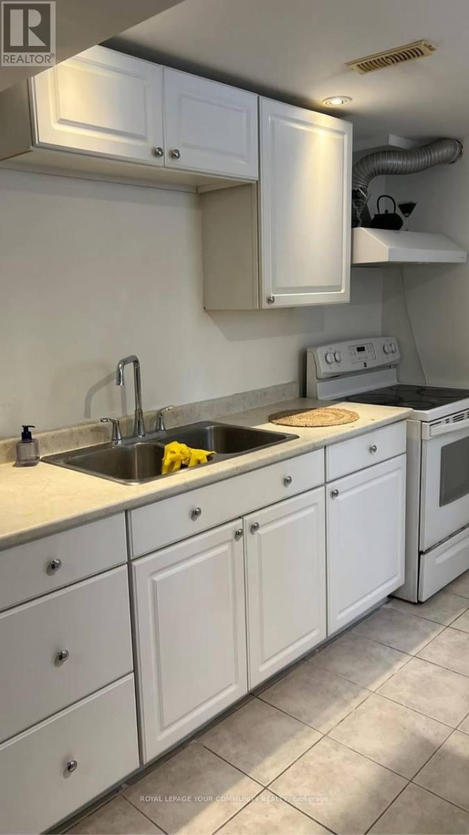 Basement - 299 Towercrest Drive, Newmarket (Central Newmarket), Ontario  L3Y 1C1 - Photo 9 - N12660538