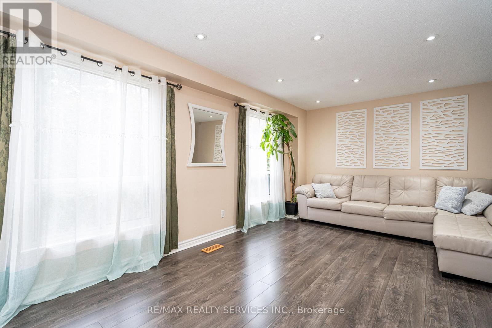 59 Guildford Crescent, Brampton, Ontario  L6S 3K2 - Photo 18 - W12660478