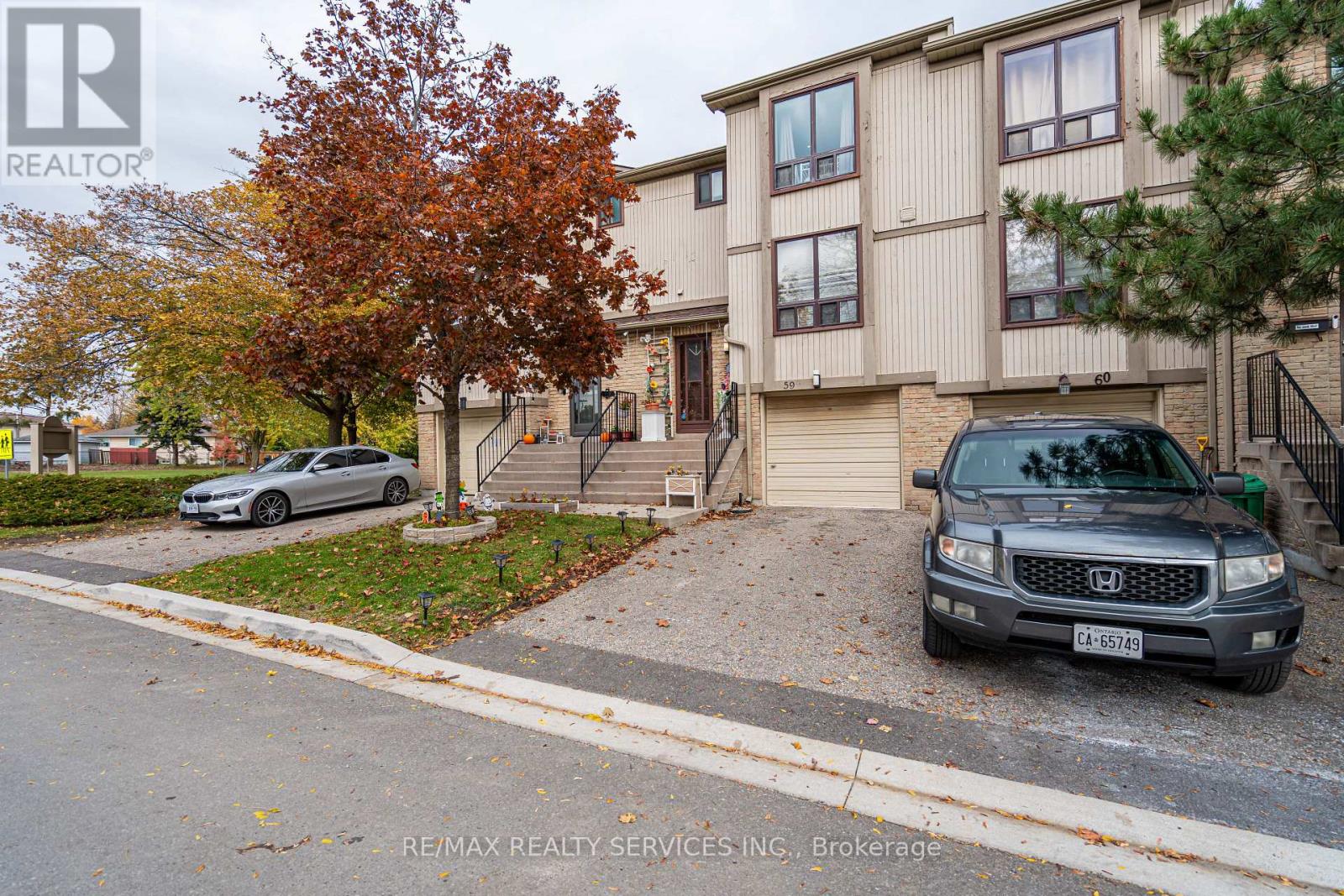 59 Guildford Crescent, Brampton, Ontario  L6S 3K2 - Photo 2 - W12660478