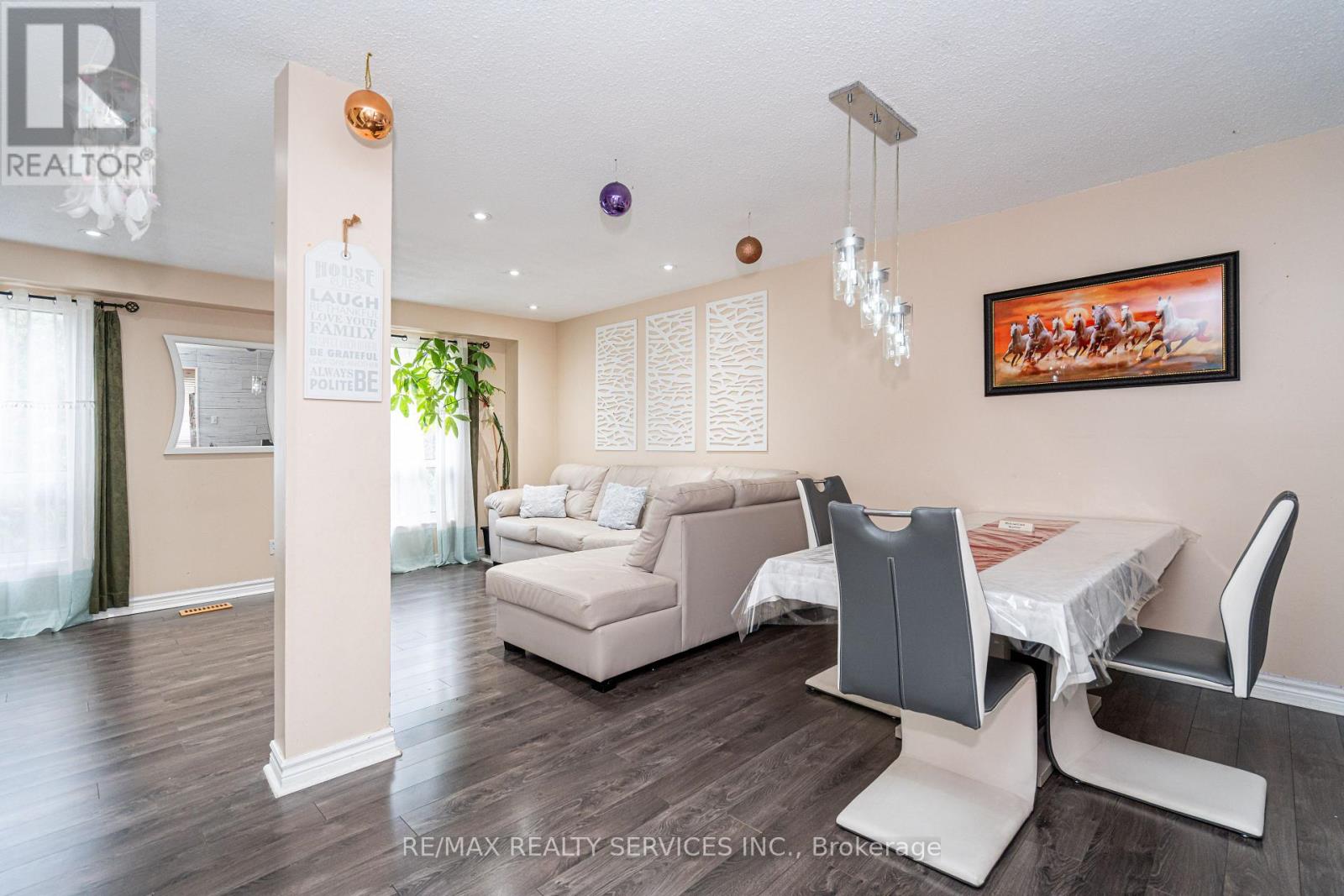 59 Guildford Crescent, Brampton, Ontario  L6S 3K2 - Photo 8 - W12660478