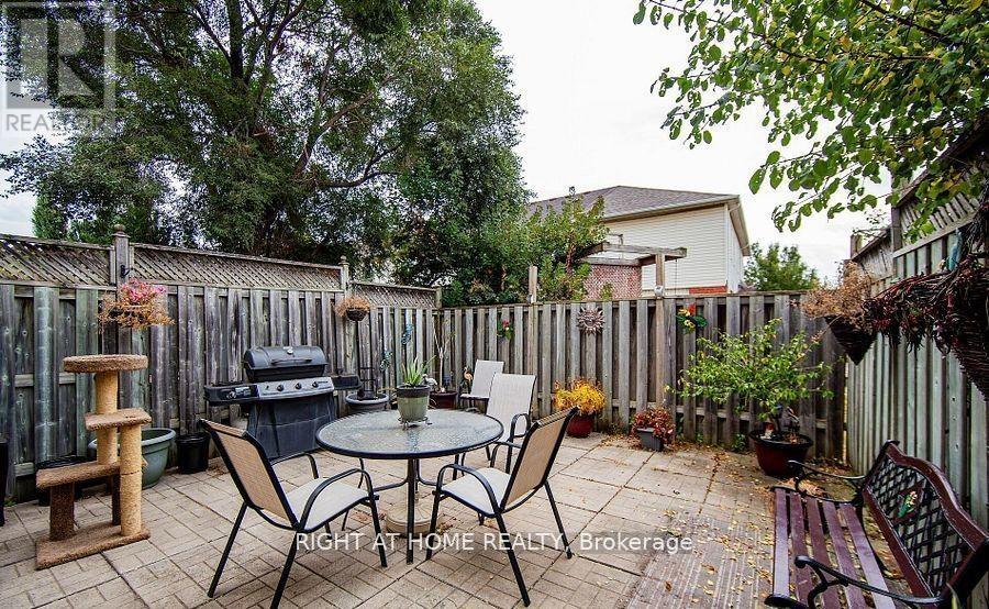 4372 Fairview Street, Burlington, Ontario  L7L 6S6 - Photo 9 - W12660534