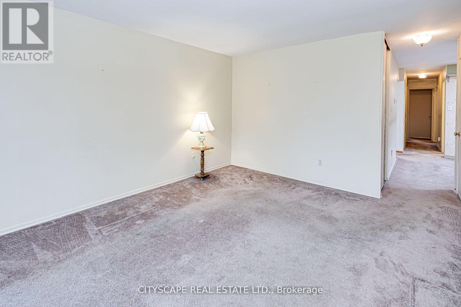 66 Vodden Street W, Brampton, Ontario  L6X 2W7 - Photo 10 - W12660552