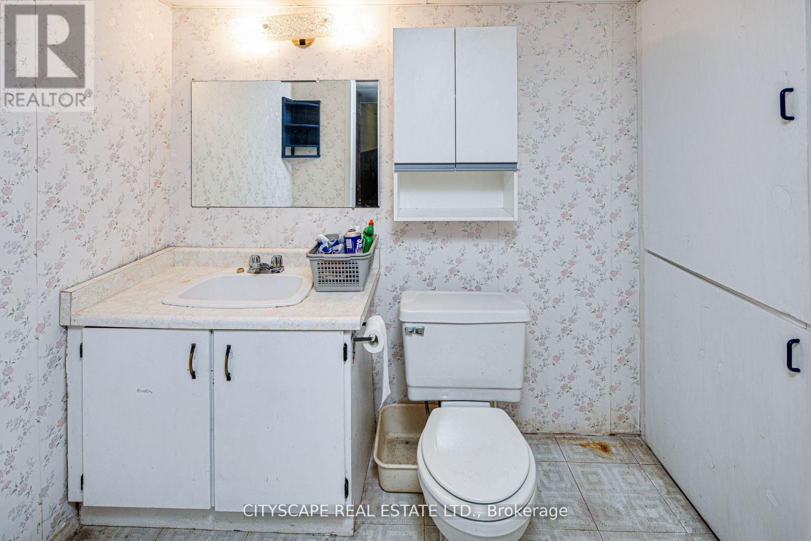 66 Vodden Street W, Brampton, Ontario  L6X 2W7 - Photo 15 - W12660552