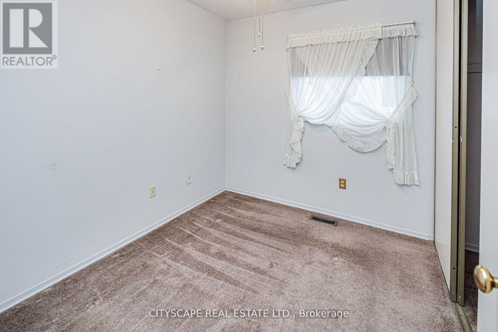 66 Vodden Street W, Brampton, Ontario  L6X 2W7 - Photo 17 - W12660552