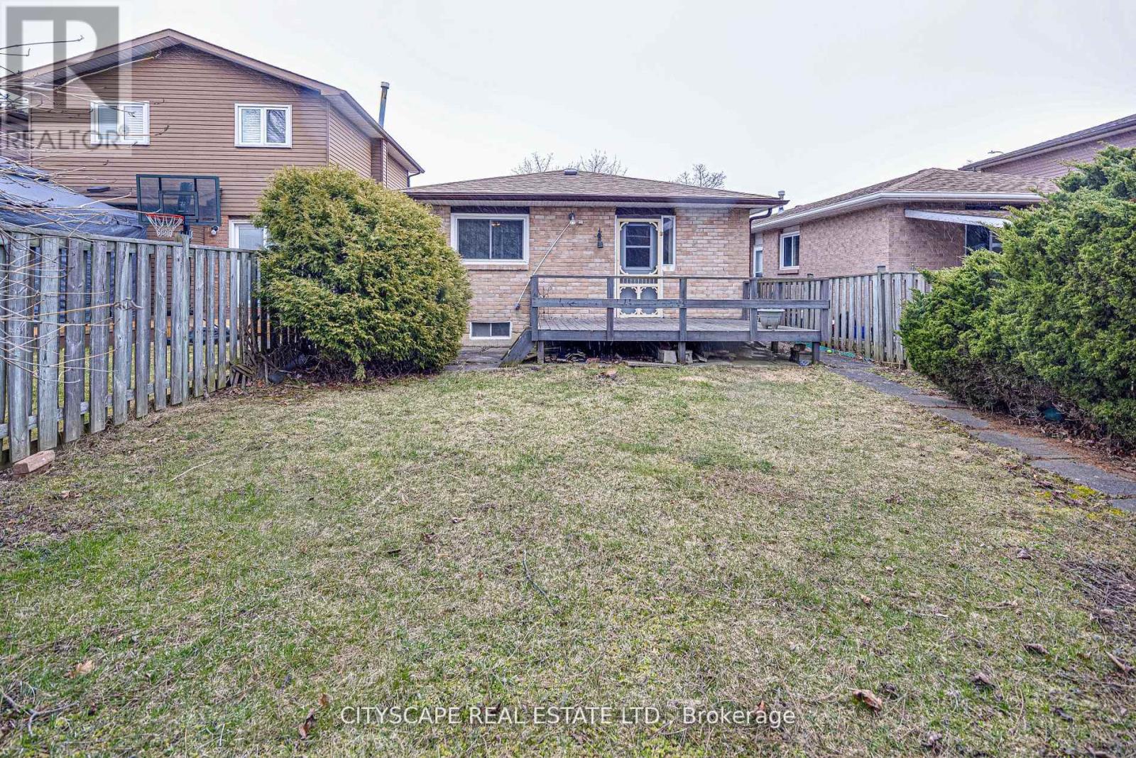 66 Vodden Street W, Brampton, Ontario  L6X 2W7 - Photo 3 - W12660552