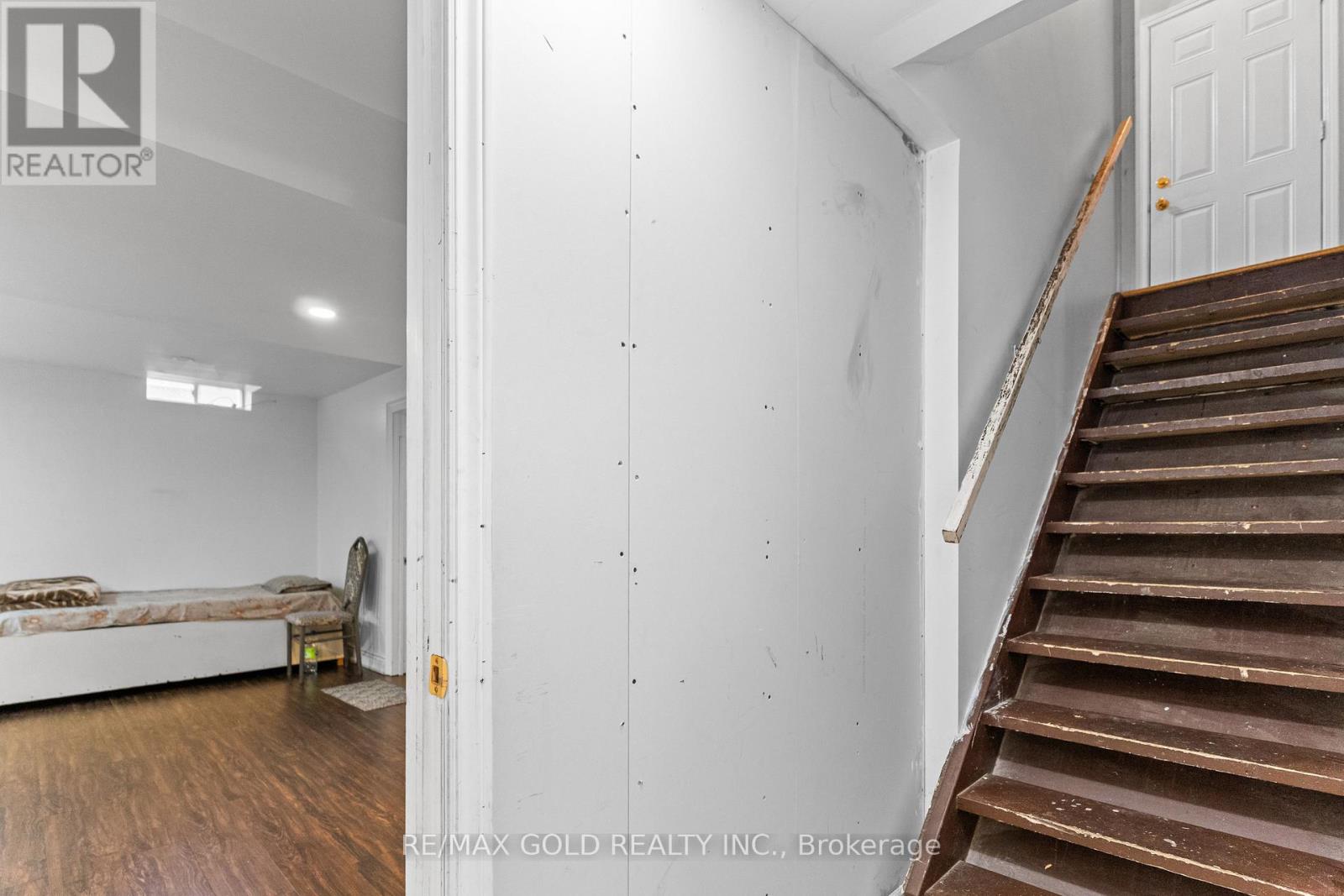 14 Gaspe Road, Brampton, Ontario  L6S 0A4 - Photo 37 - W12660576