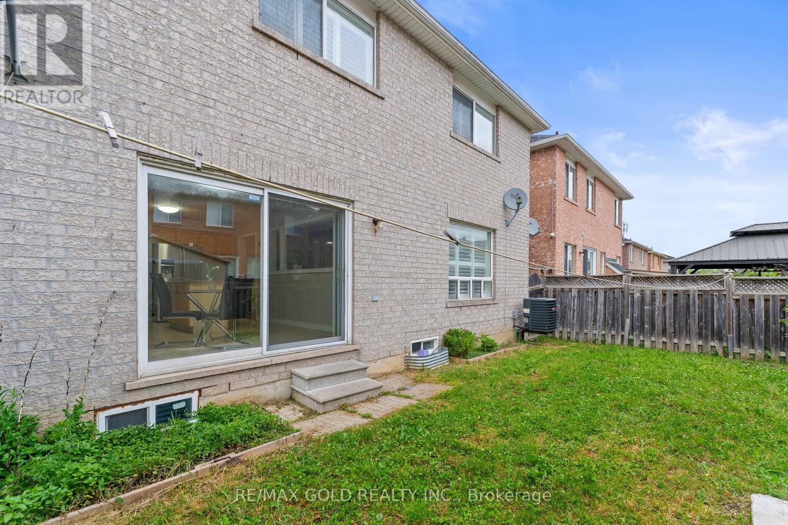 14 Gaspe Road, Brampton, Ontario  L6S 0A4 - Photo 48 - W12660576