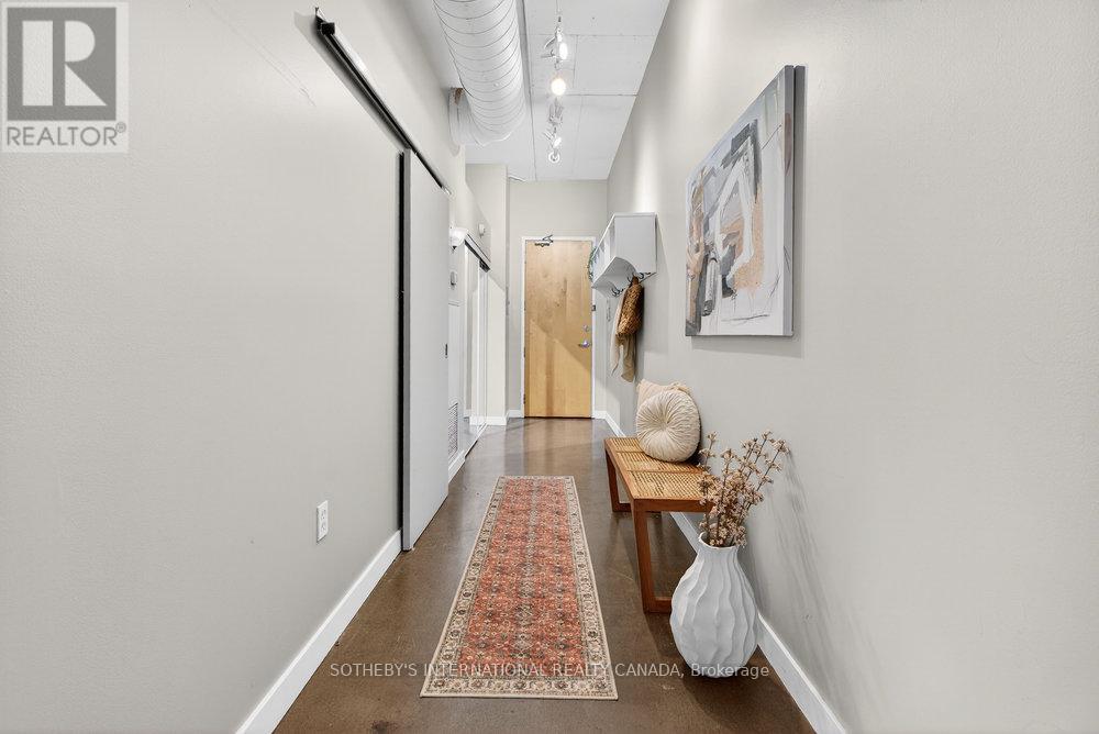 305 - 66 Bay Street S, Hamilton, Ontario  L8P 4Z6 - Photo 3 - X12660514