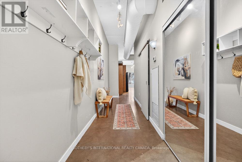 305 - 66 Bay Street S, Hamilton, Ontario  L8P 4Z6 - Photo 4 - X12660514