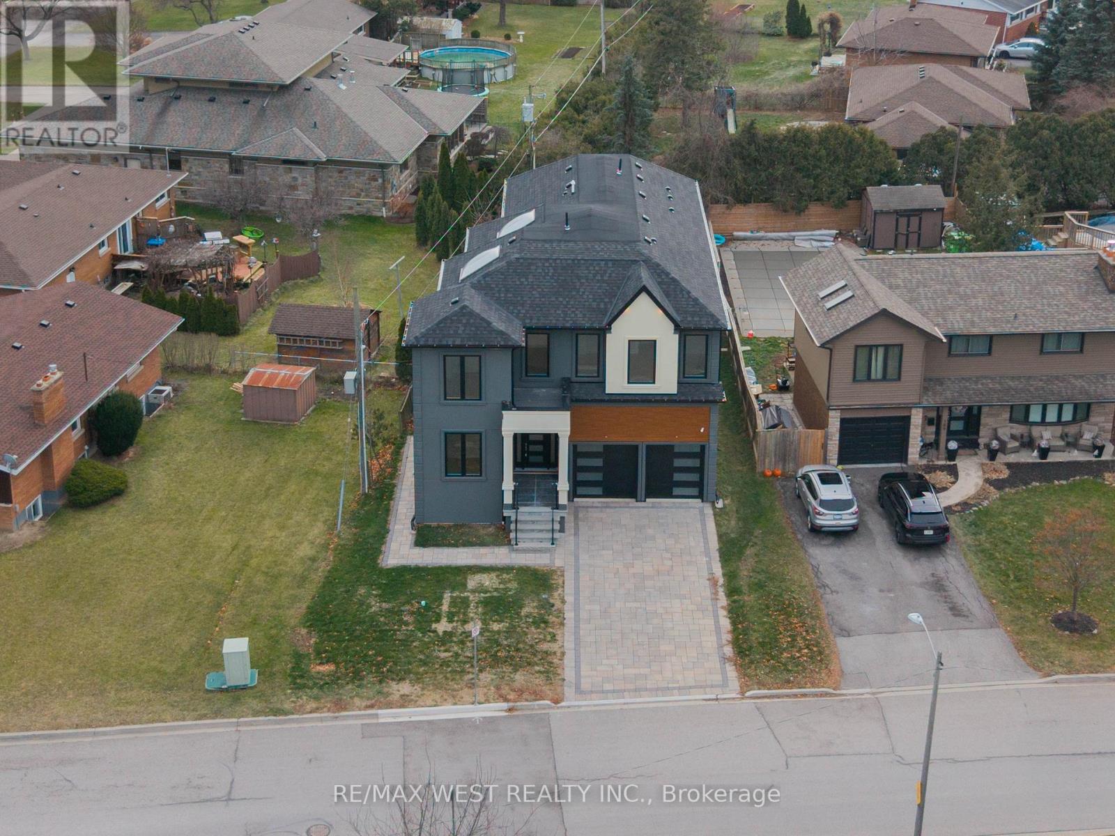 185 Riverview Boulevard, St. Catharines, Ontario  L2T 3M6 - Photo 3 - X12660580
