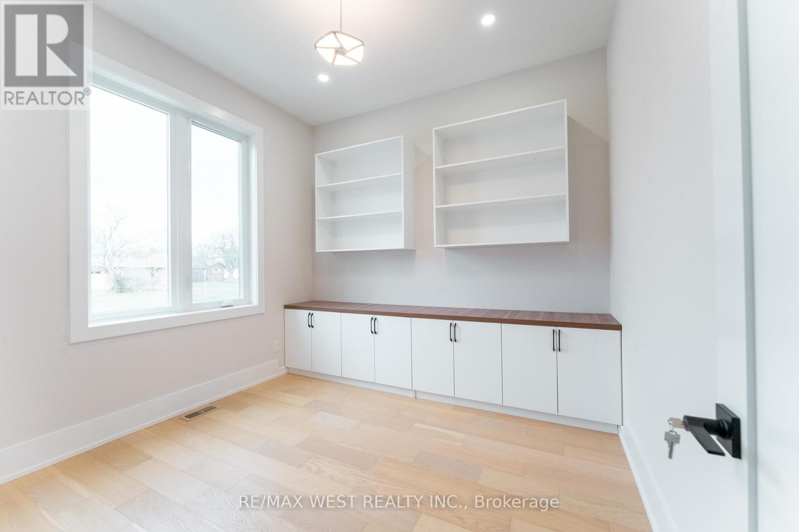 185 Riverview Boulevard, St. Catharines, Ontario  L2T 3M6 - Photo 6 - X12660580