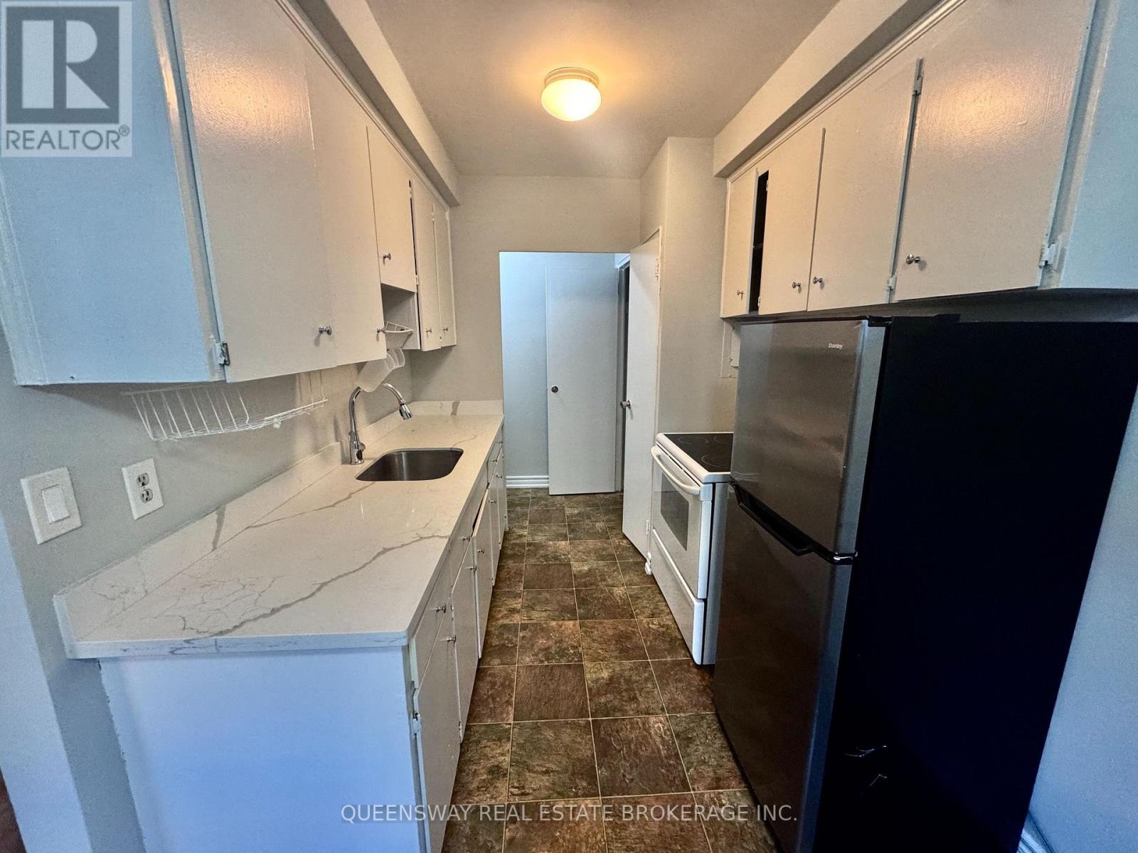 3-333 Gibb Street, Oshawa, Ontario L1J 1Z1 - Photo 3 - E12656100