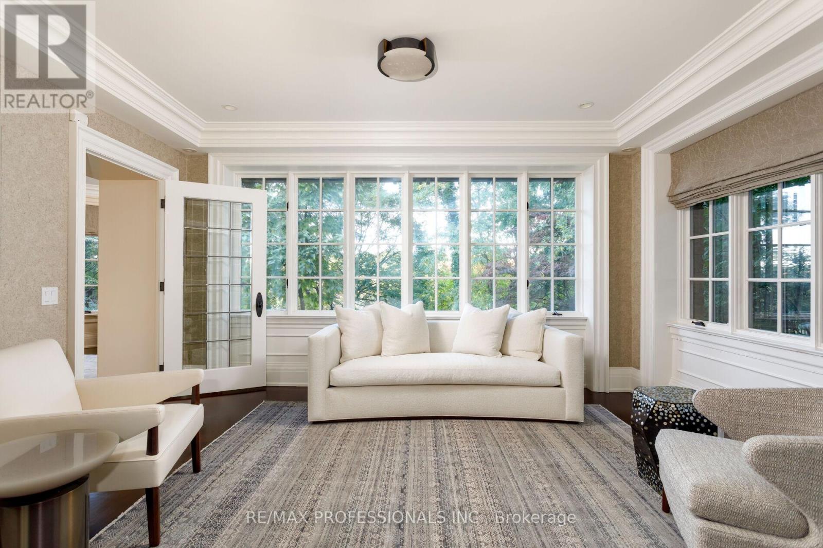 43 The Kingsway, Toronto, Ontario  M8X 2S9 - Photo 11 - W12476896