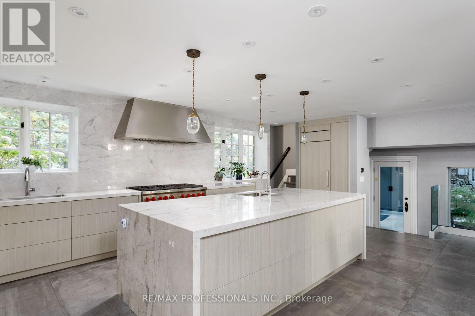 43 The Kingsway, Toronto, Ontario  M8X 2S9 - Photo 15 - W12476896