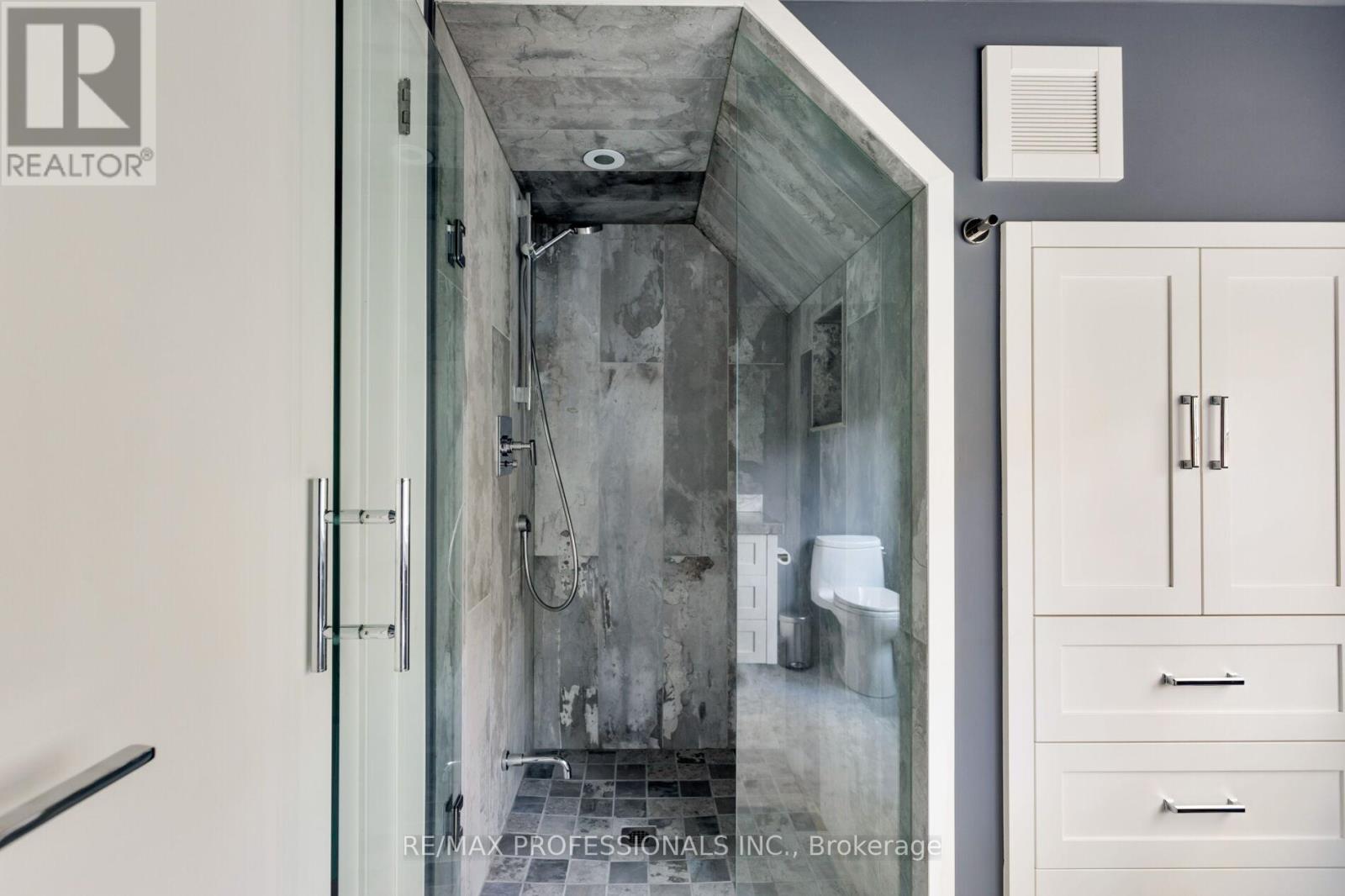 43 The Kingsway, Toronto, Ontario  M8X 2S9 - Photo 24 - W12476896