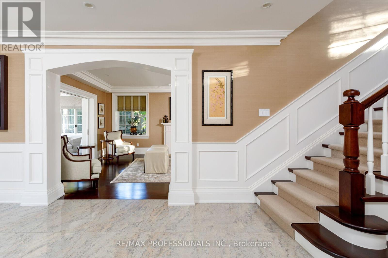 43 The Kingsway, Toronto, Ontario  M8X 2S9 - Photo 8 - W12476896