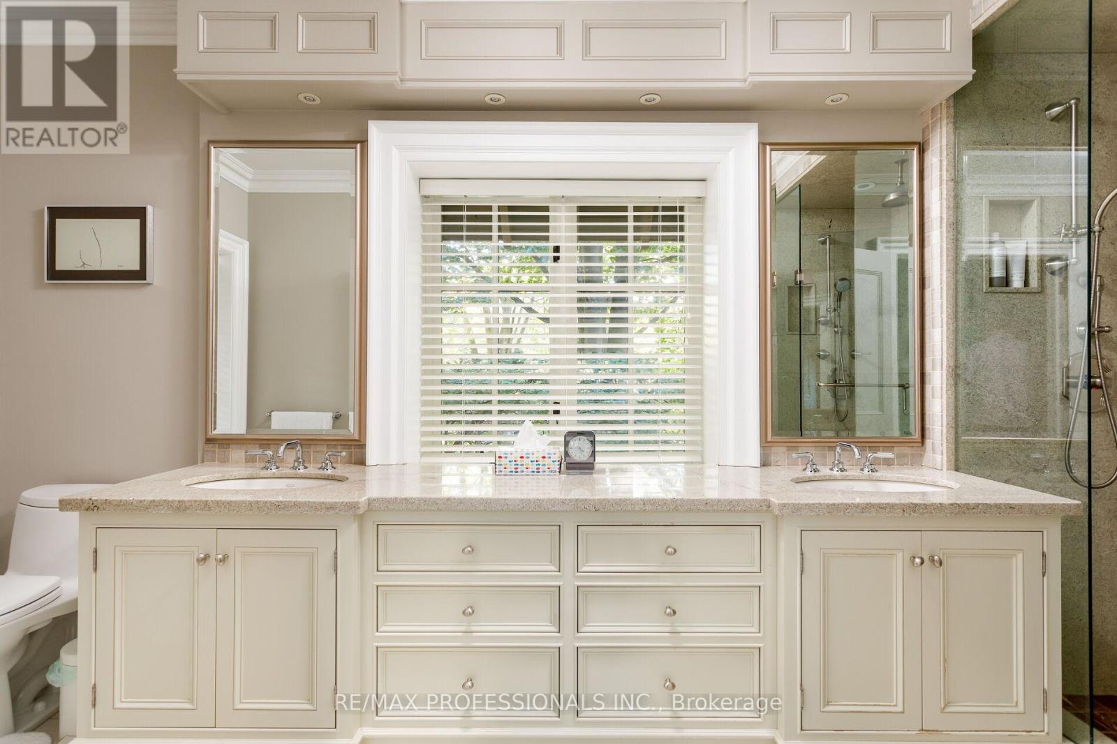 43 The Kingsway, Toronto, Ontario  M8X 2S9 - Photo 34 - W12476896