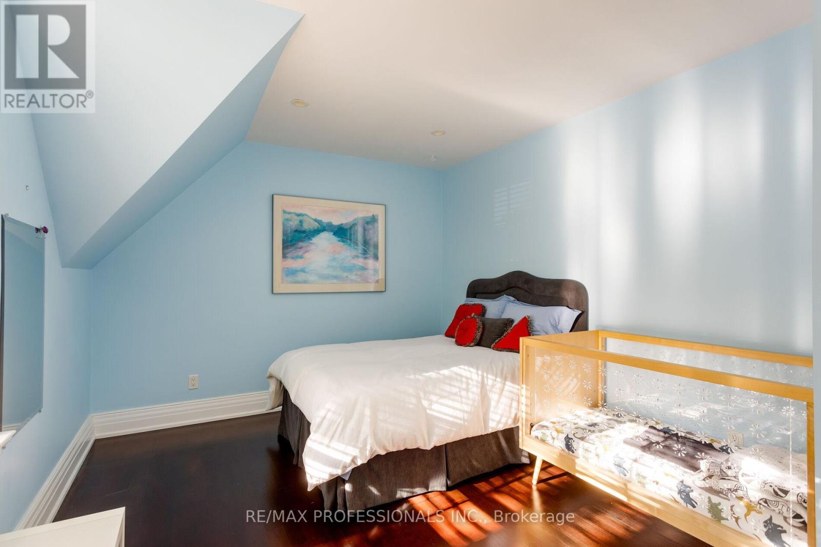 43 The Kingsway, Toronto, Ontario  M8X 2S9 - Photo 38 - W12476896