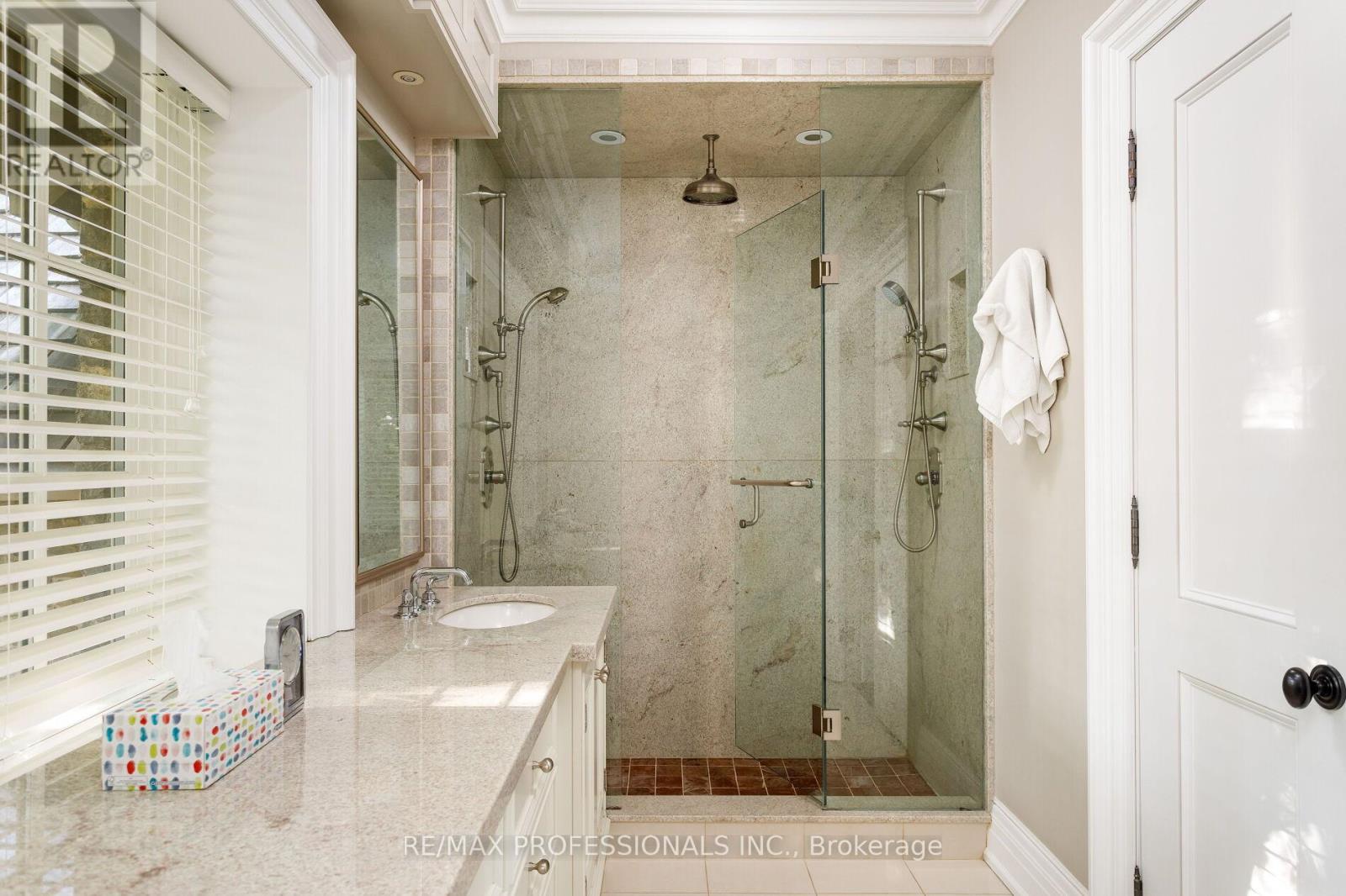 43 The Kingsway, Toronto, Ontario  M8X 2S9 - Photo 35 - W12476896