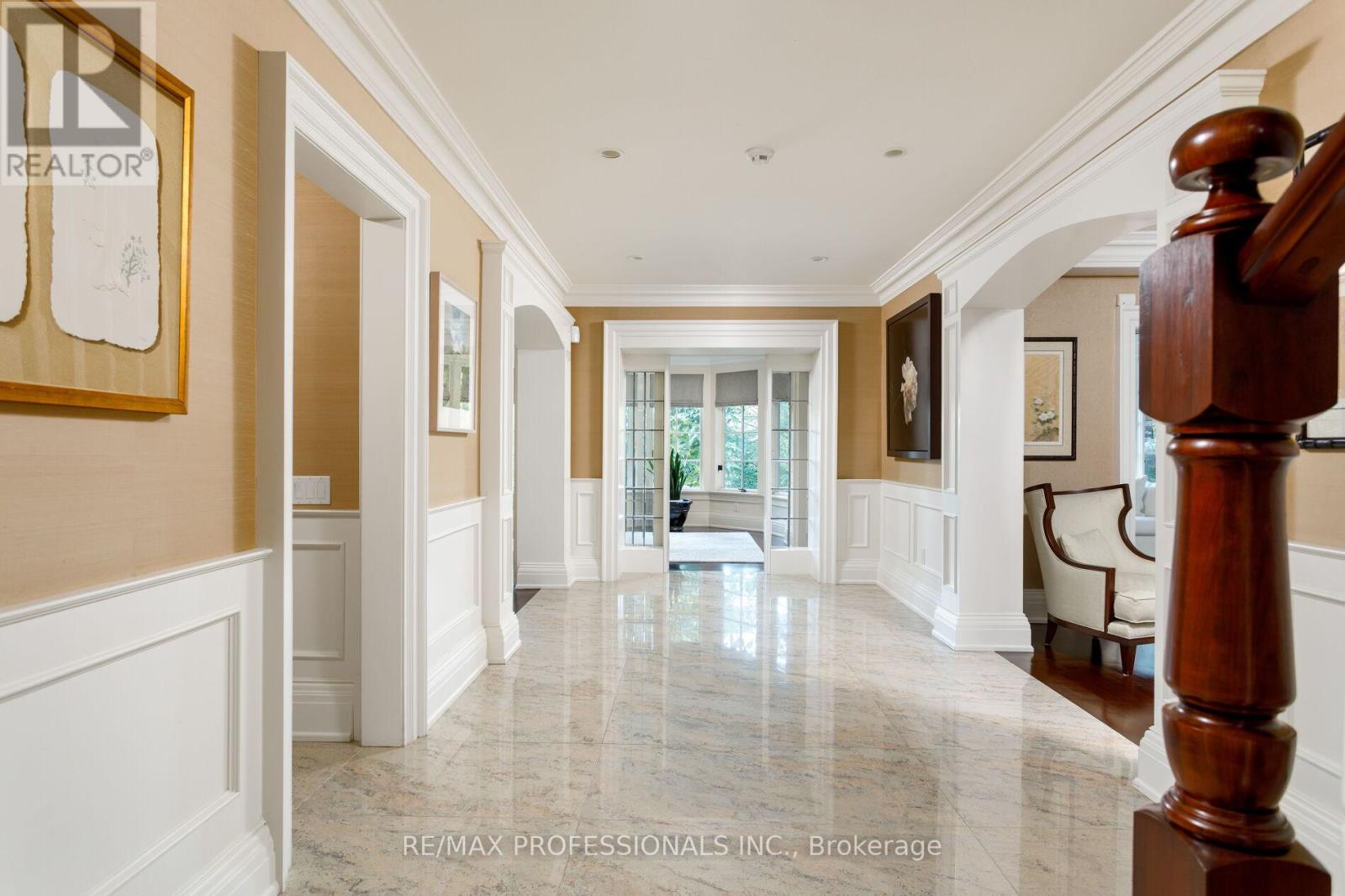 43 The Kingsway, Toronto, Ontario  M8X 2S9 - Photo 6 - W12476896