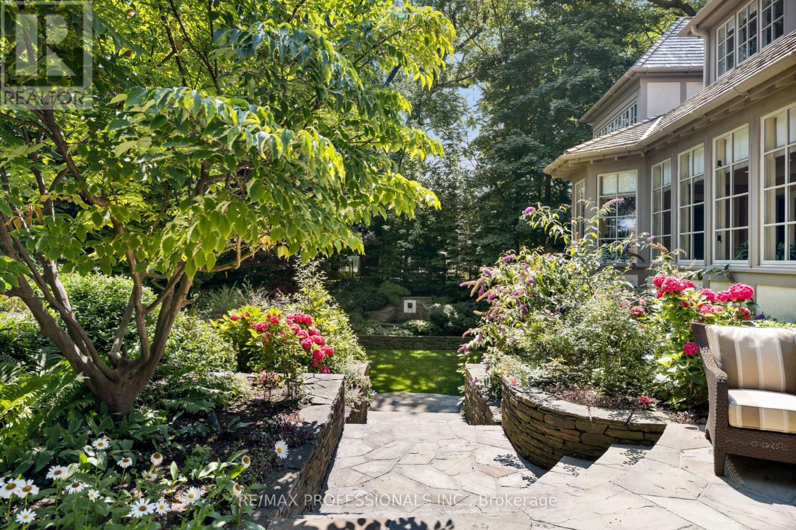 43 The Kingsway, Toronto, Ontario  M8X 2S9 - Photo 29 - W12476896