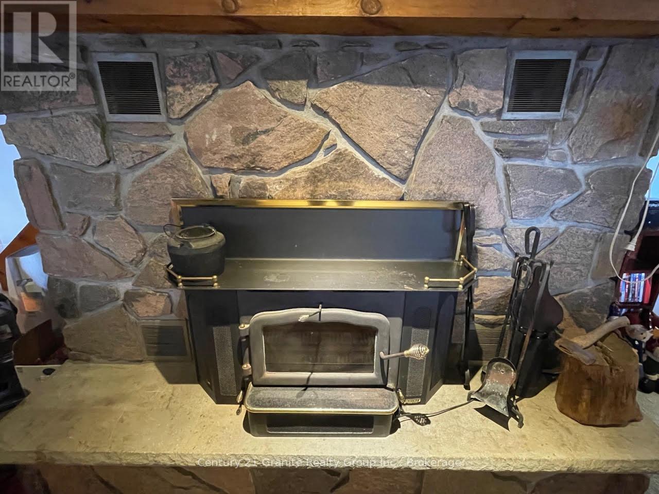 1038 Broken Paddle Road, Dysart Et Al, Ontario  K0M 1S0 - Photo 23 - X12660598