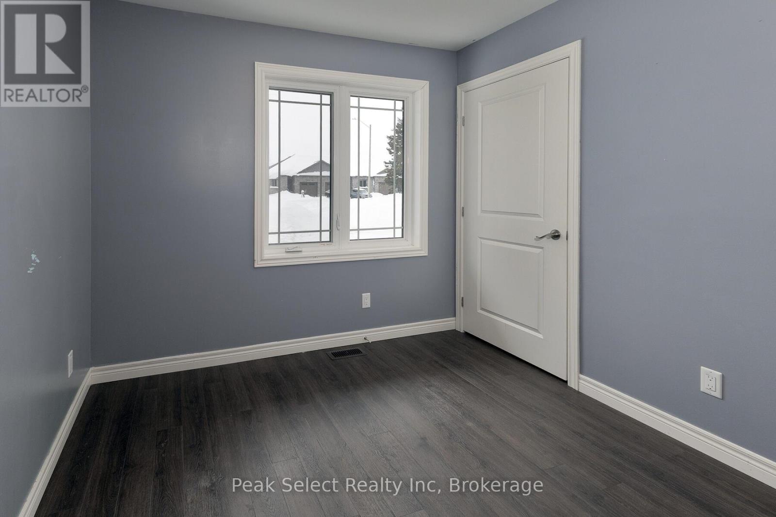 275 Mccourt Place, North Perth, Ontario  N0G 1B0 - Photo 4 - X12660626