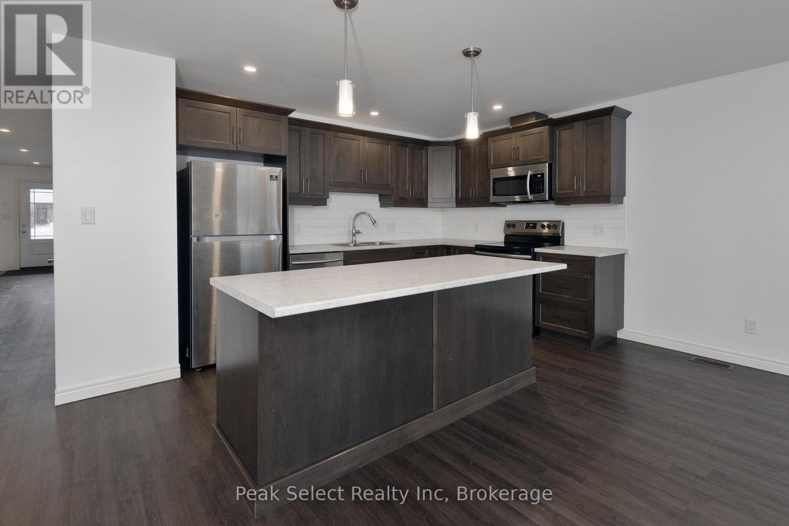 275 Mccourt Place, North Perth, Ontario  N0G 1B0 - Photo 9 - X12660626