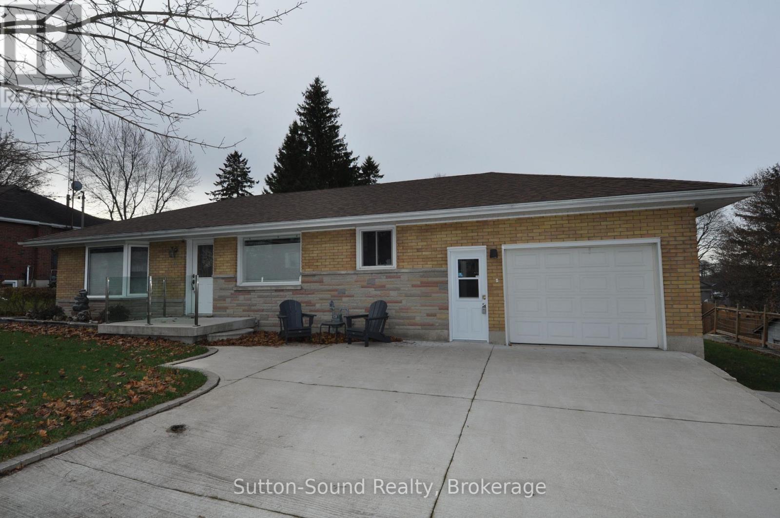 10 Brownlee Street S, South Bruce, Ontario  N0G 2S0 - Photo 3 - X12660662