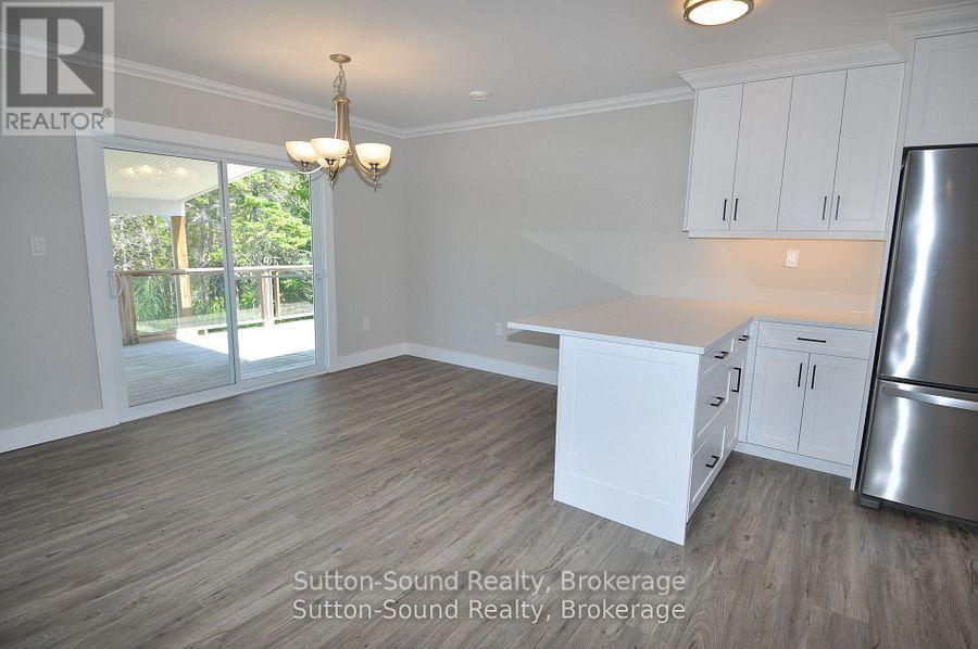 1 Williamson Place, South Bruce Peninsula, Ontario  N0H 2T0 - Photo 4 - X12660692