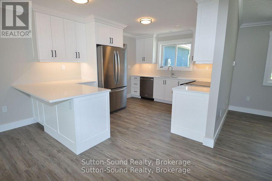 1 Williamson Place, South Bruce Peninsula, Ontario  N0H 2T0 - Photo 9 - X12660692