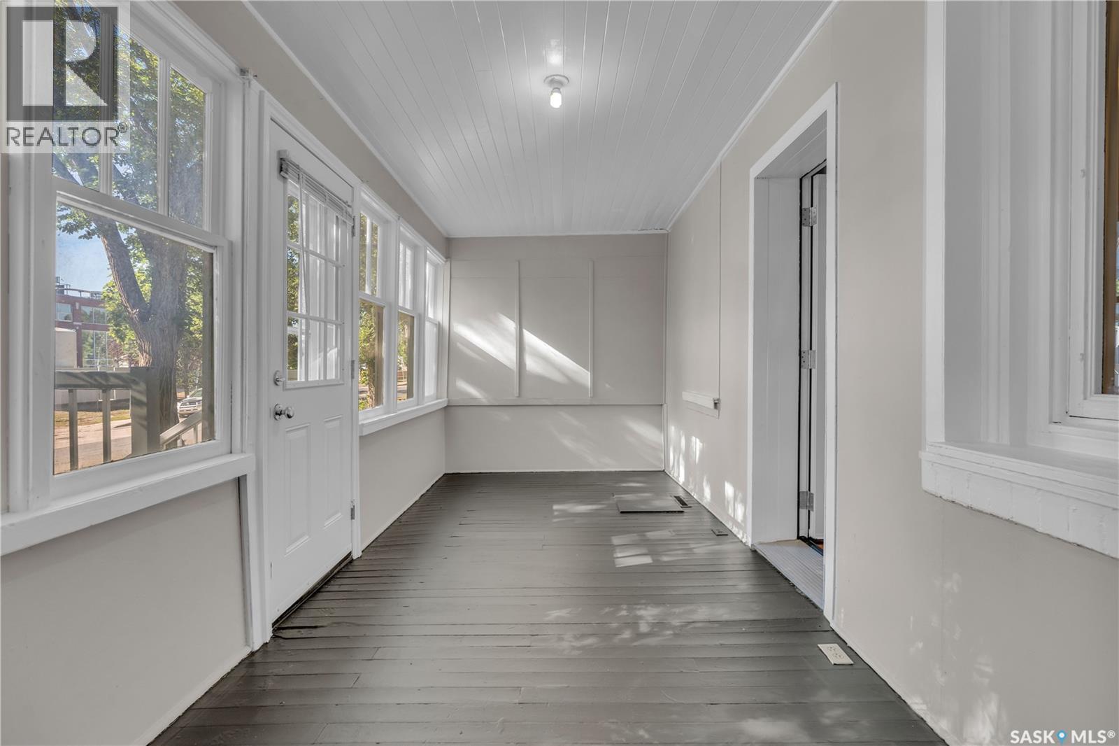 2223 Toronto Street, Regina, Saskatchewan  S4P 1N5 - Photo 3 - SK015625