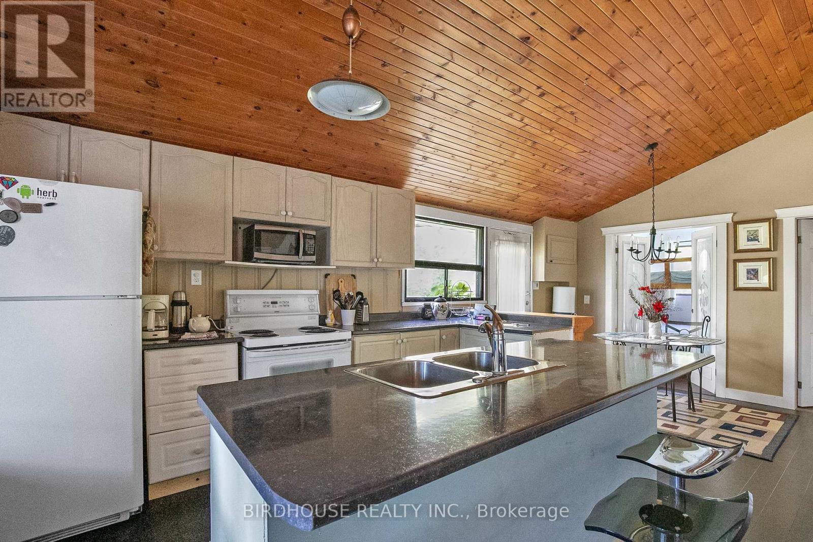 15 Cedar Nook Road, Kawartha Lakes, Ontario  K0M 1K0 - Photo 7 - X12660862