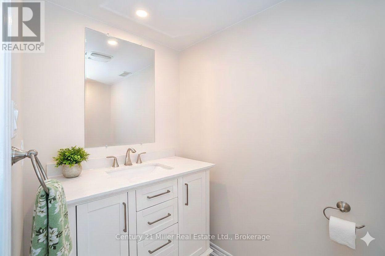 399 Threshing Mill Boulevard, Oakville, Ontario  L6H 0P5 - Photo 17 - W12660866