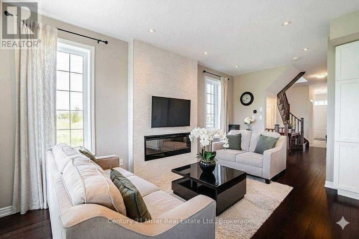 399 Threshing Mill Boulevard, Oakville, Ontario  L6H 0P5 - Photo 3 - W12660866