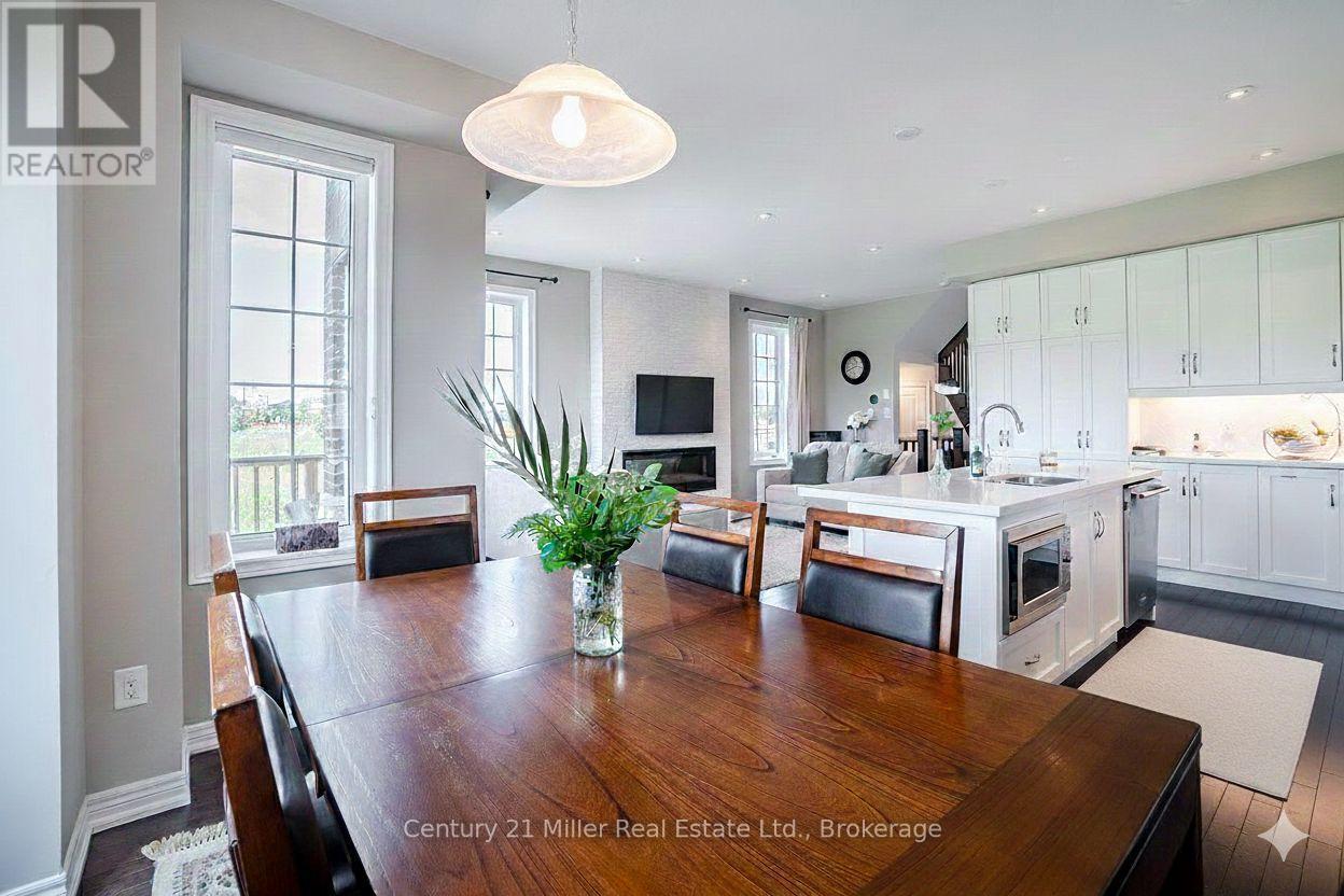 399 Threshing Mill Boulevard, Oakville, Ontario  L6H 0P5 - Photo 7 - W12660866